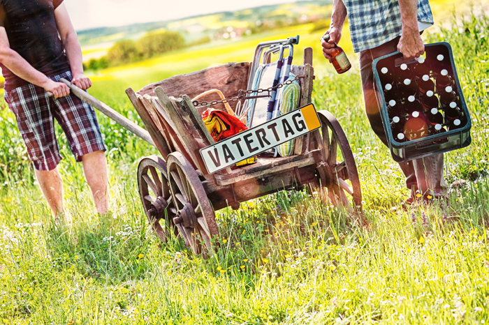 Vatertag Ausflug mit Freunden und Bier