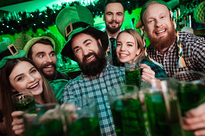 Spass mit Bier am St. Patrick's Day